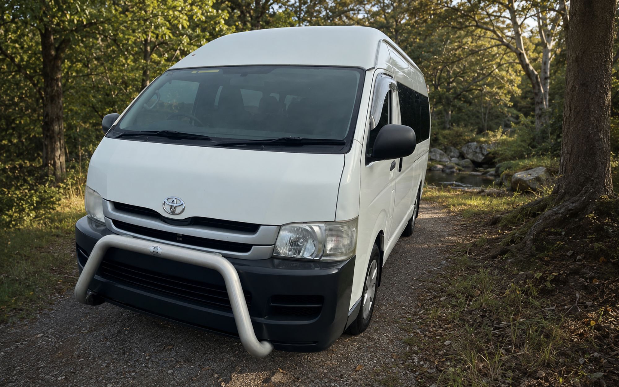 2009 Toyota HiAce Commuter 12-Seater